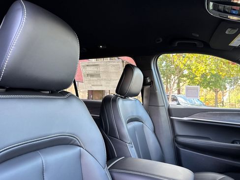 New 2025 Jeep Grand Cherokee L Limited w/ Black Appearance Package image 17