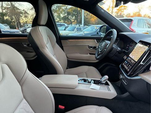 Certified 2025 Volvo XC90 T8 Core w/ Protection Package Premier image 60