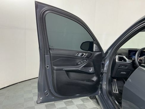 Certified 2025 BMW X7 M60i AWD/4WD image 19