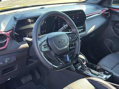 Used 2025 Chevrolet TrailBlazer RS w/ Convenience Package image 23