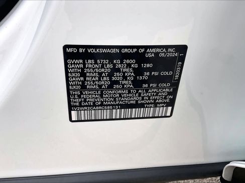 Used 2024 Volkswagen Atlas SE image 33