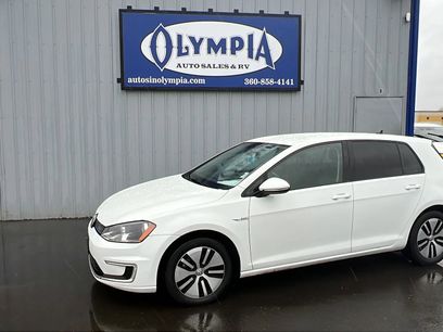 Used 2016 Volkswagen e-Golf SE w/ DC Fast Charging Package