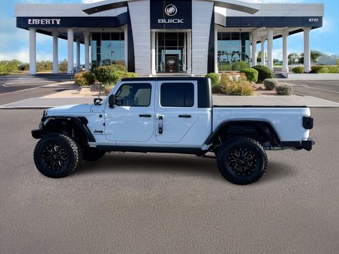 Used 2023 Jeep Gladiator Sport image 7
