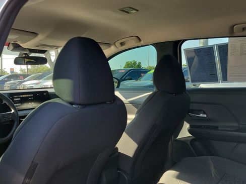 Certified 2025 Nissan Kicks SV FWD image 12
