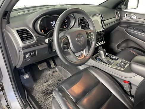 Used 2019 Jeep Grand Cherokee Limited image 3