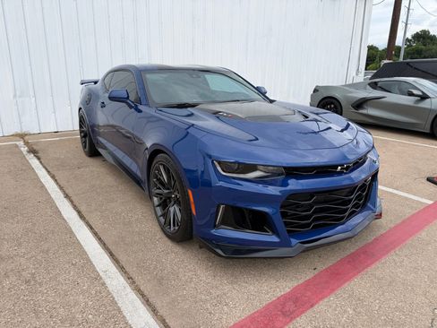 Used 2019 Chevrolet Camaro ZL1 RWD image 9