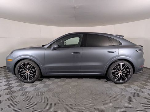New 2026 Porsche Cayenne GTS image 2