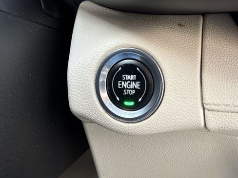 Used 2022 Buick Envision Essence w/ Safety Package image 26