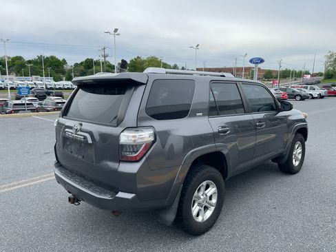 Used 2017 Toyota 4Runner SR5 AWD/4WD image 5