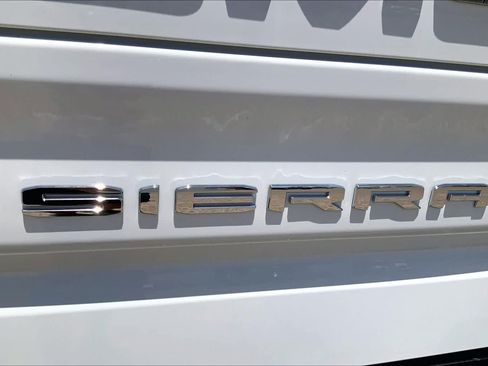 Used 2025 GMC Sierra 1500 SLT RWD image 32