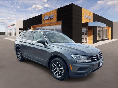 Used 2019 Volkswagen Tiguan SE w/ Panoramic Sunroof Package