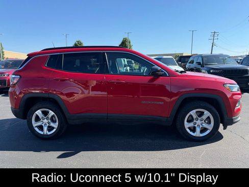 Certified 2024 Jeep Compass Latitude AWD/4WD image 3