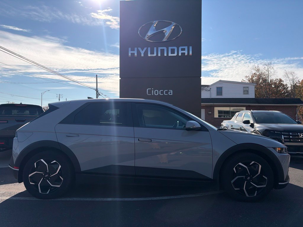 Used 2024 Hyundai Ioniq 5 SEL AWD/4WD image 3