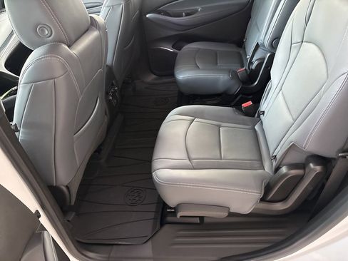 Used 2022 Buick Enclave Essence image 24