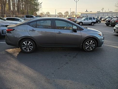 Used 2022 Nissan Versa SV w/ Trunk Package image 7