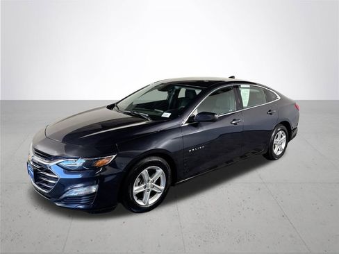Used 2023 Chevrolet Malibu LT image 2