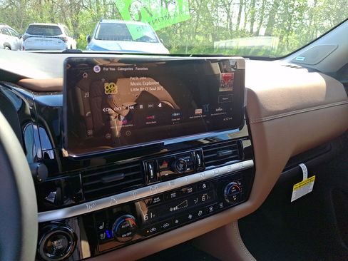 New 2026 Nissan Pathfinder Platinum AWD/4WD image 8