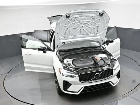 New 2026 Volvo XC60 T8 Ultra w/ Protection Package Premier AWD/4WD image 50