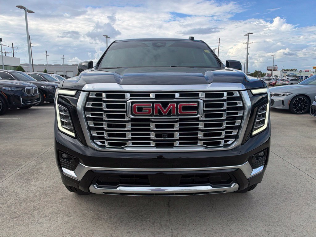 Used 2025 GMC Yukon XL Denali w/ Denali Reserve Package AWD/4WD image 8