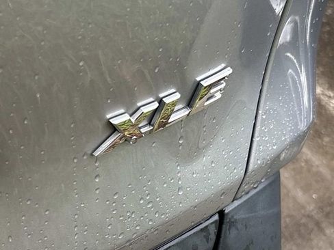 Used 2021 Toyota RAV4 XLE FWD image 8