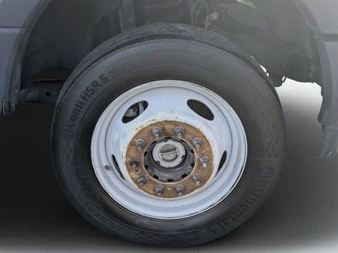 Used 2019 Ford F550 XL image 8