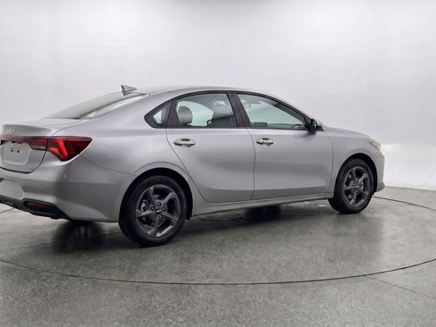 Used 2025 Kia K4 FWD image 9