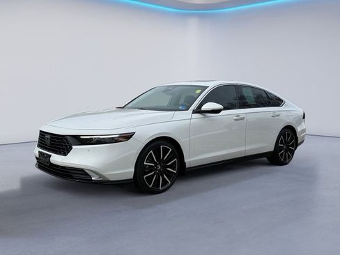 Used 2023 Honda Accord Touring image 7