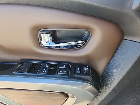Used 2019 Nissan Titan Platinum Reserve AWD/4WD image 31