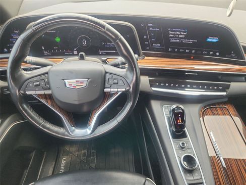 Used 2022 Cadillac Escalade Premium Luxury w/ Performance Package RWD image 11