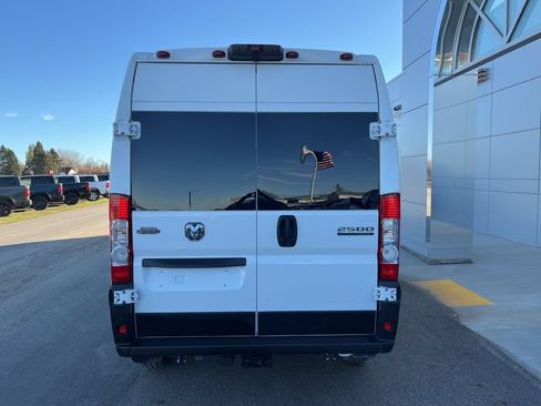 New 2025 RAM ProMaster 2500 w/ Convenience Group FWD image 6