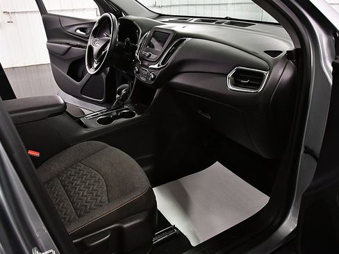 Used 2023 Chevrolet Equinox LT image 28