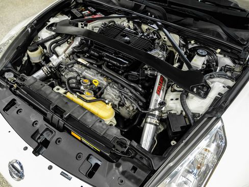 Used 2013 Nissan 370Z Touring image 43