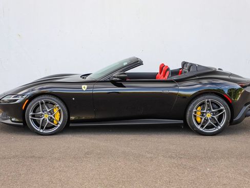 Certified 2025 Ferrari Roma Spider RWD image 11