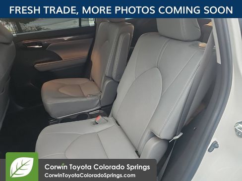 Used 2023 Toyota Highlander Platinum AWD/4WD image 11