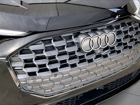Used 2025 Audi Q5 Premium Plus w/ Premium Plus AWD/4WD image 29