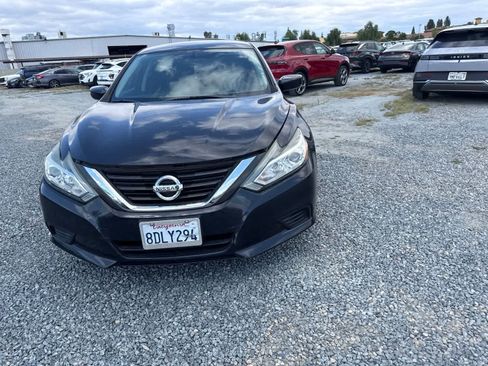 Used 2016 Nissan Altima 2.5 S w/ Power Driver Seat Package FWD image 2
