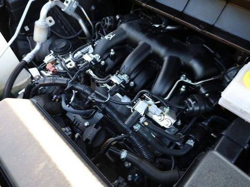 Certified 2025 Nissan Pathfinder Platinum FWD image 31