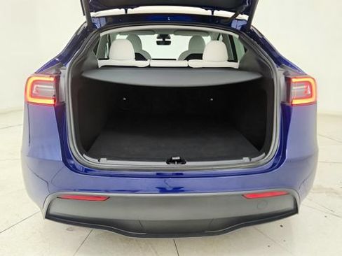 Used 2023 Tesla Model Y Performance AWD/4WD image 45