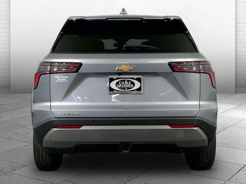 Used 2026 Chevrolet Equinox LT FWD image 3