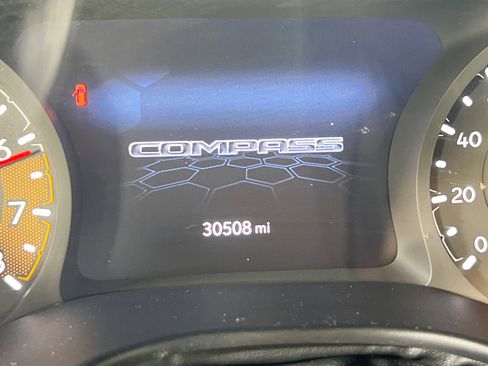 Used 2022 Jeep Compass Limited image 12