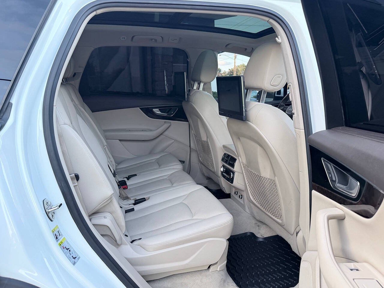 Used 2018 Audi Q7 3.0T Prestige w/ Prestige Package AWD/4WD image 23