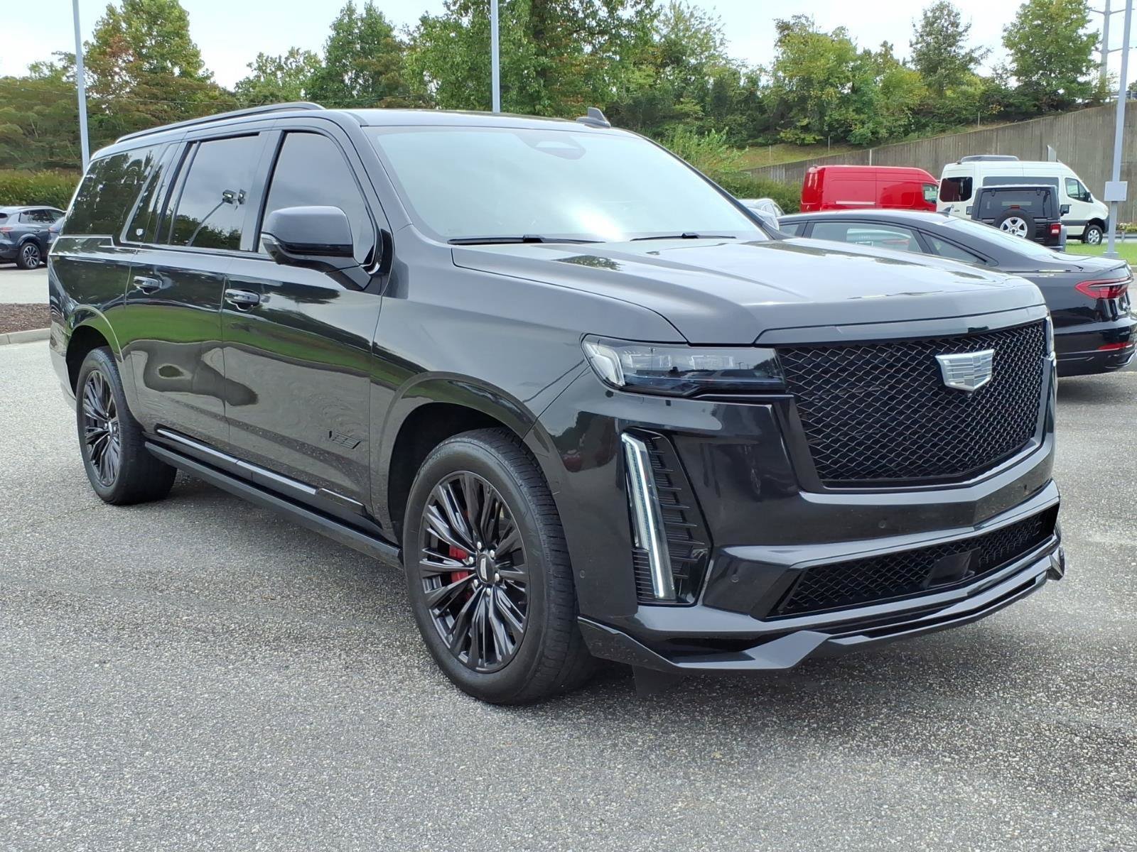 Used 2024 Cadillac Escalade ESV V w/ LPO, ONYX Package AWD/4WD image 5
