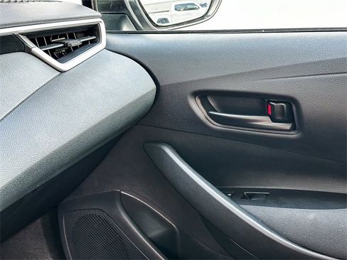 Certified 2025 Toyota Corolla LE image 22
