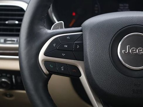 Used 2017 Jeep Grand Cherokee Limited AWD/4WD image 9