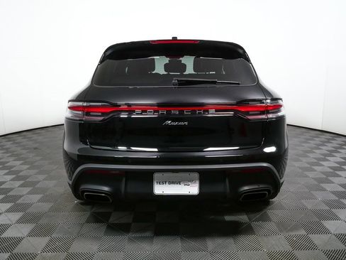 Certified 2022 Porsche Macan AWD image 30
