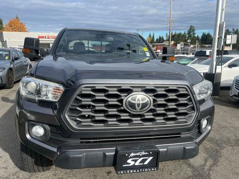 Used 2020 Toyota Tacoma TRD Off-Road w/ Technology Package image 2