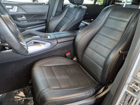 Used 2025 Mercedes-Benz GLS 580 4MATIC image 22