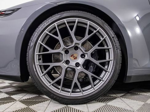 Used 2025 Porsche 911 Carrera RWD image 40