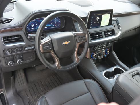 Used 2024 Chevrolet Tahoe High Country RWD image 11