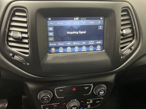 Used 2019 Jeep Compass Latitude w/ Cold Weather Group image 17